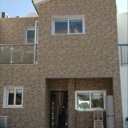 Seafront Pearl Villas Πρωταράς